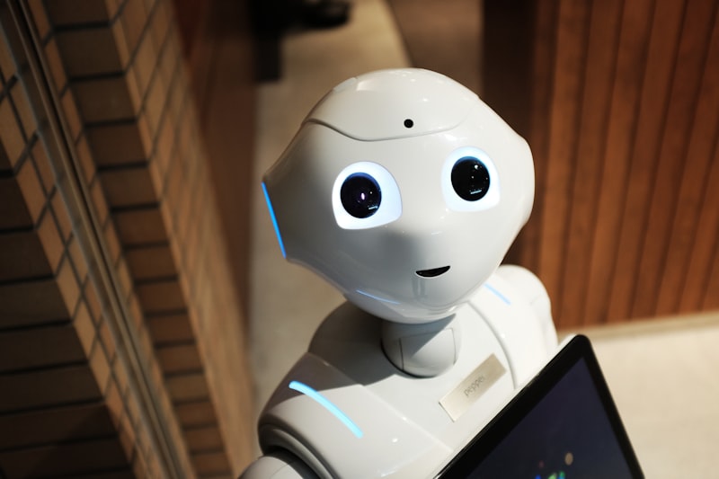 Robot Mühendisler mi Geliyor? Endüstriyel Otomasyon ve İnsan İşgücüne Etkisi